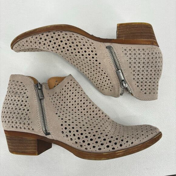 Lucky Brand Ankle Booties Perforated Leather Boots Suede Side Zip Beige Gray 7.5 - Picture 2 of 9